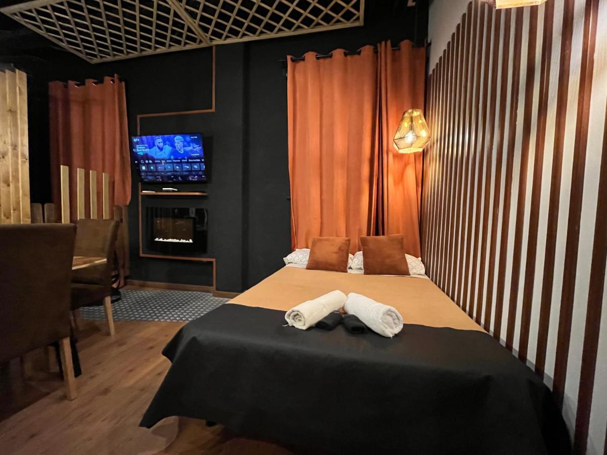 Chic10 Luxury Gran Via Lejlighed Madrid Eksteriør billede